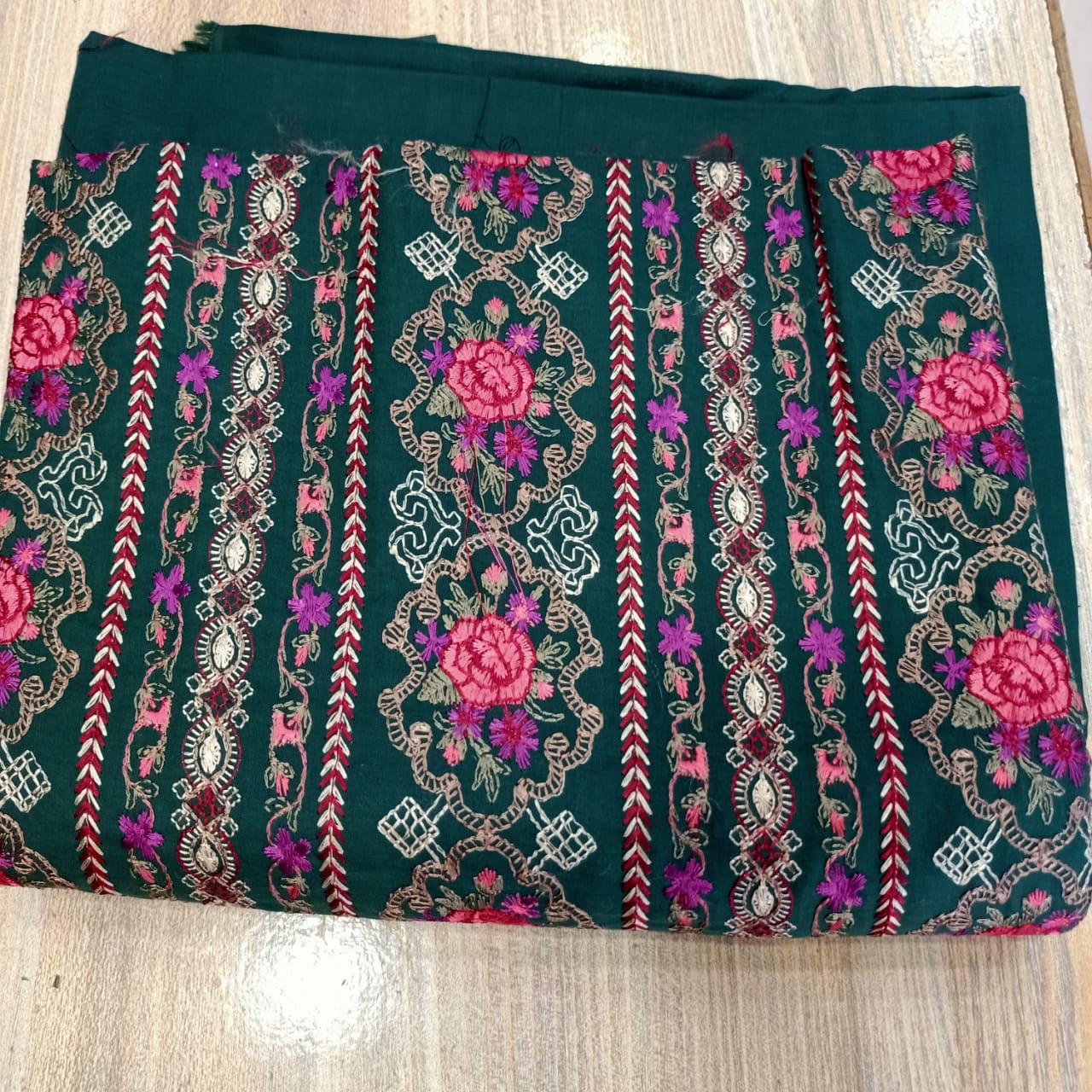 Bareeza Lawn 2 pice Karhai - Image 5