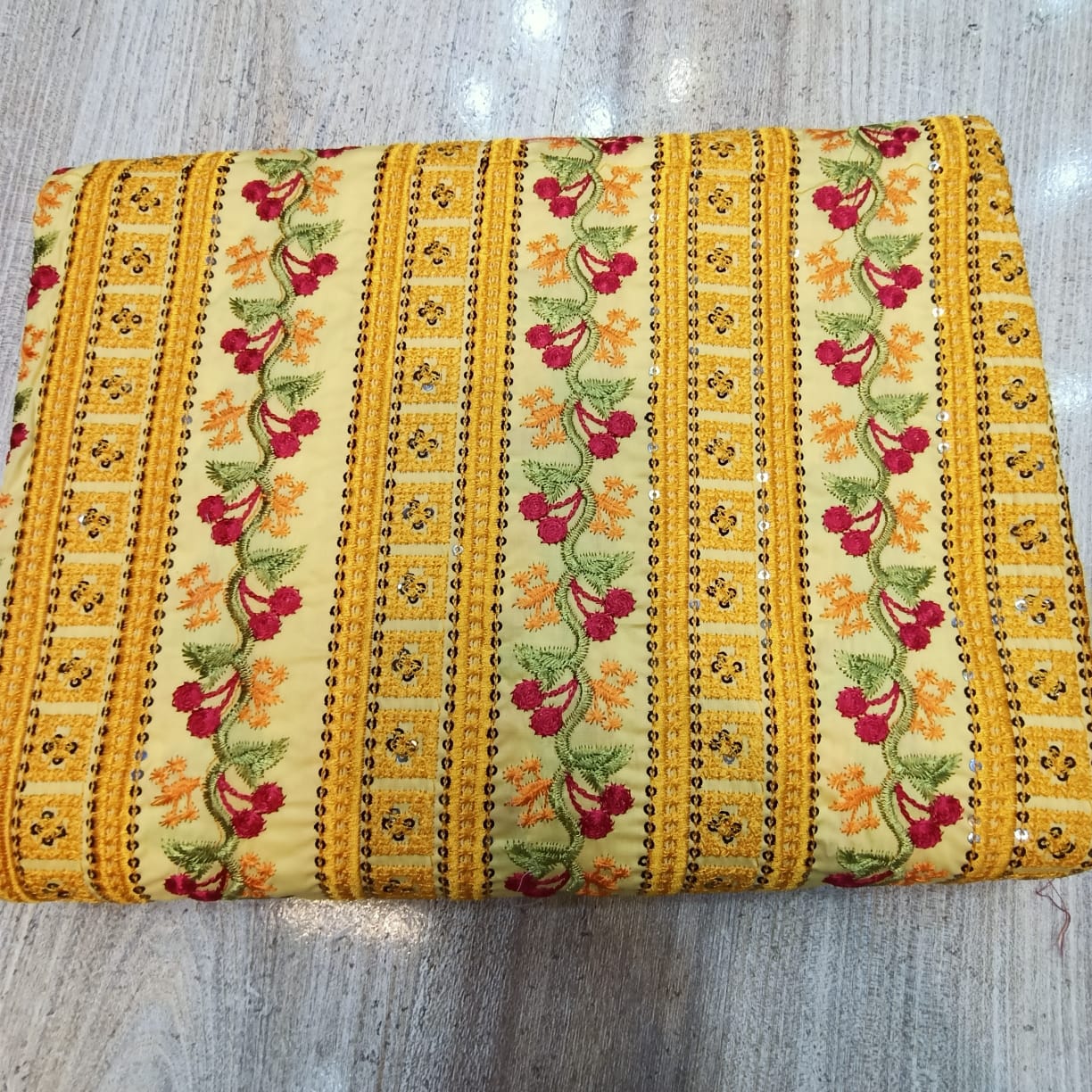 Bareeza Lawn 2 pice Karhai - Image 10